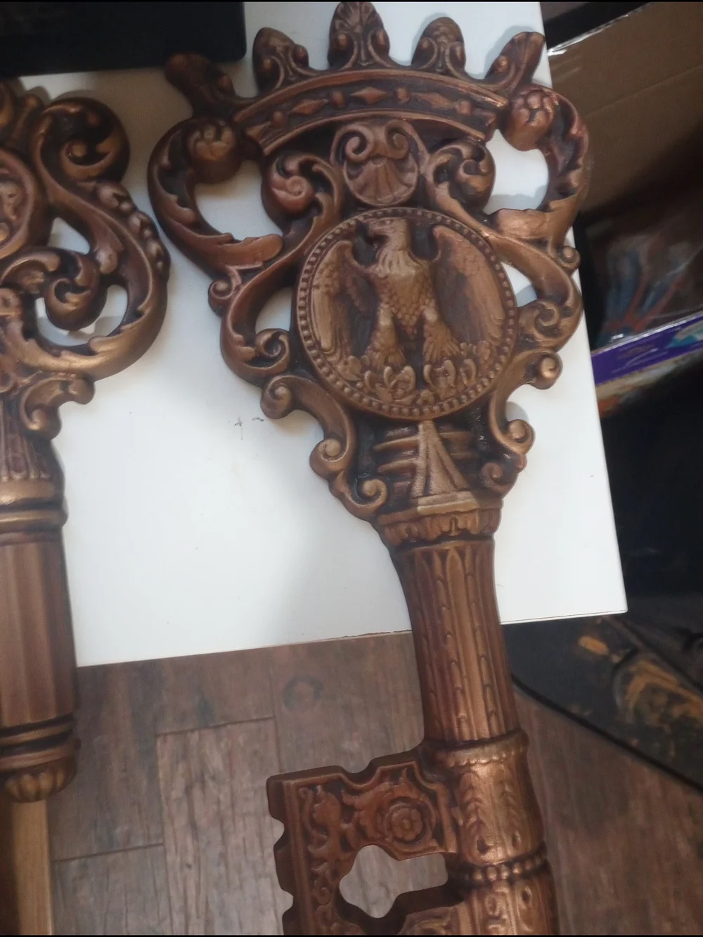 Ornate Decorative Skeleton Keys - Antique-Style Brass Finish
